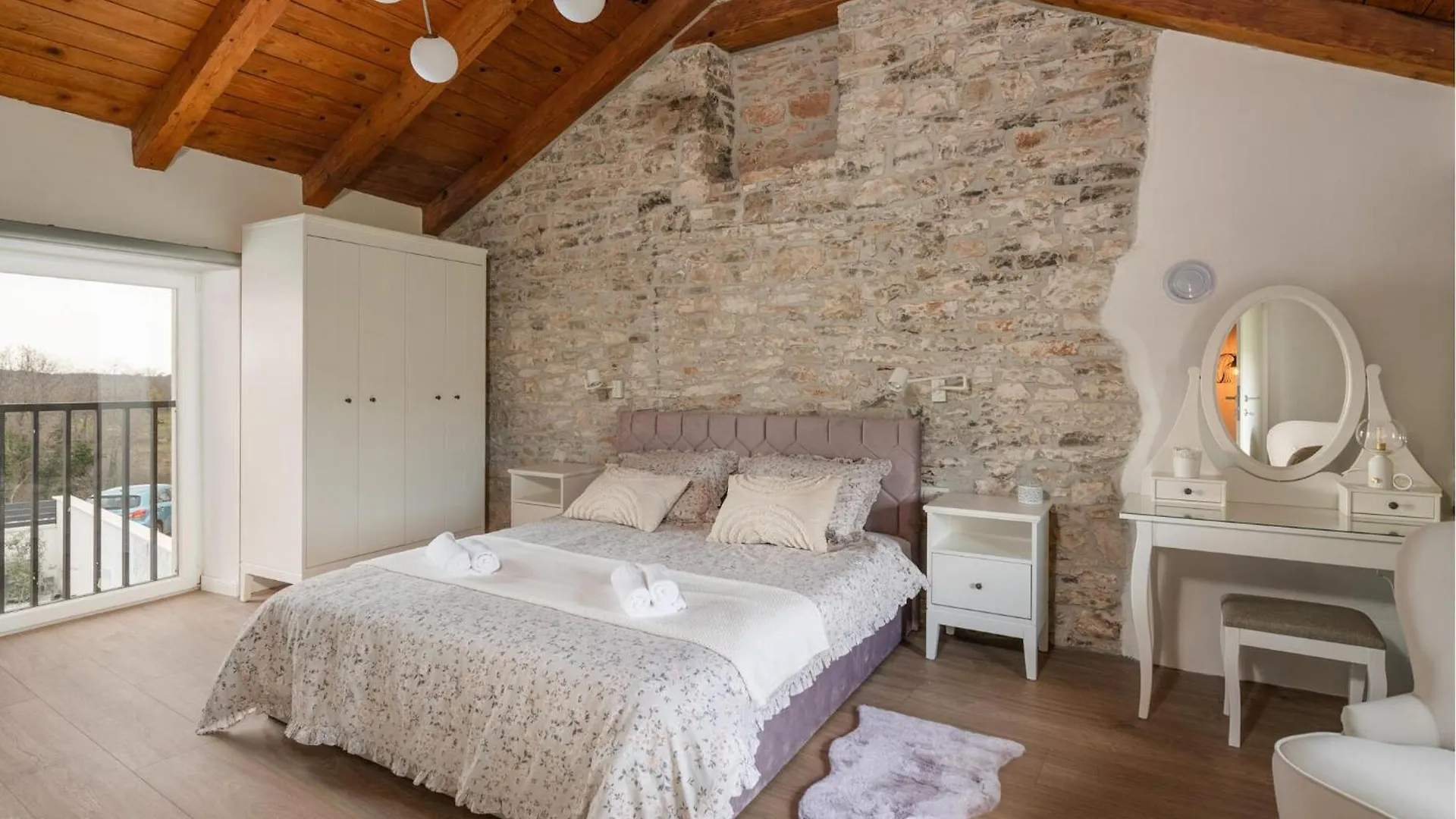 Lovely Home In Vidulini With Kitchen